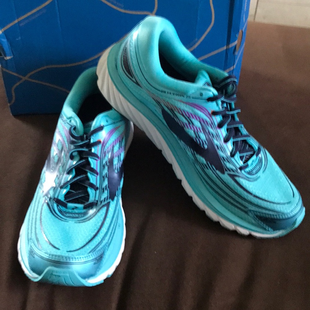 Women’s brooks glycerin 15 running shoes - 9.5 M